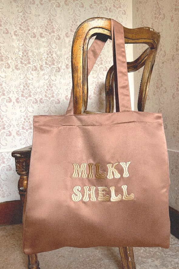 milky shell milky bag satin silk gold jewelry jewelries jewellery shell river pearl trend belly chain necklace earrings