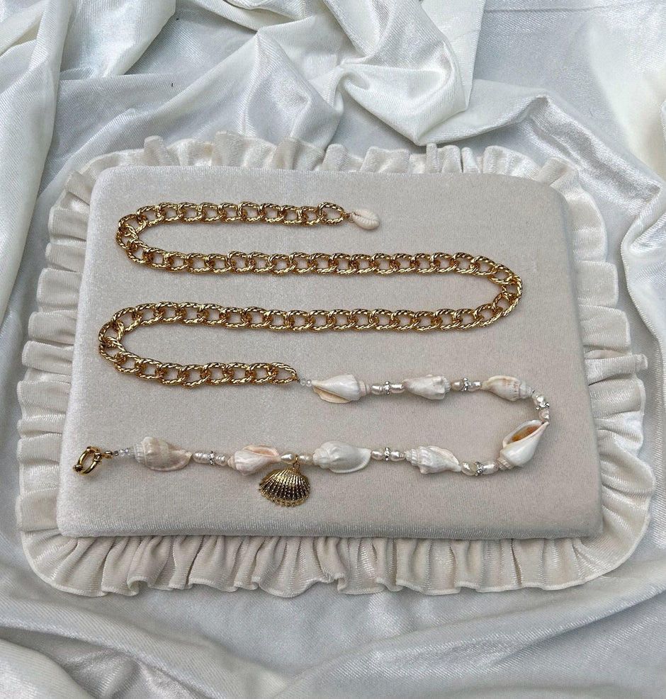 Belly Chains – Milky Shell