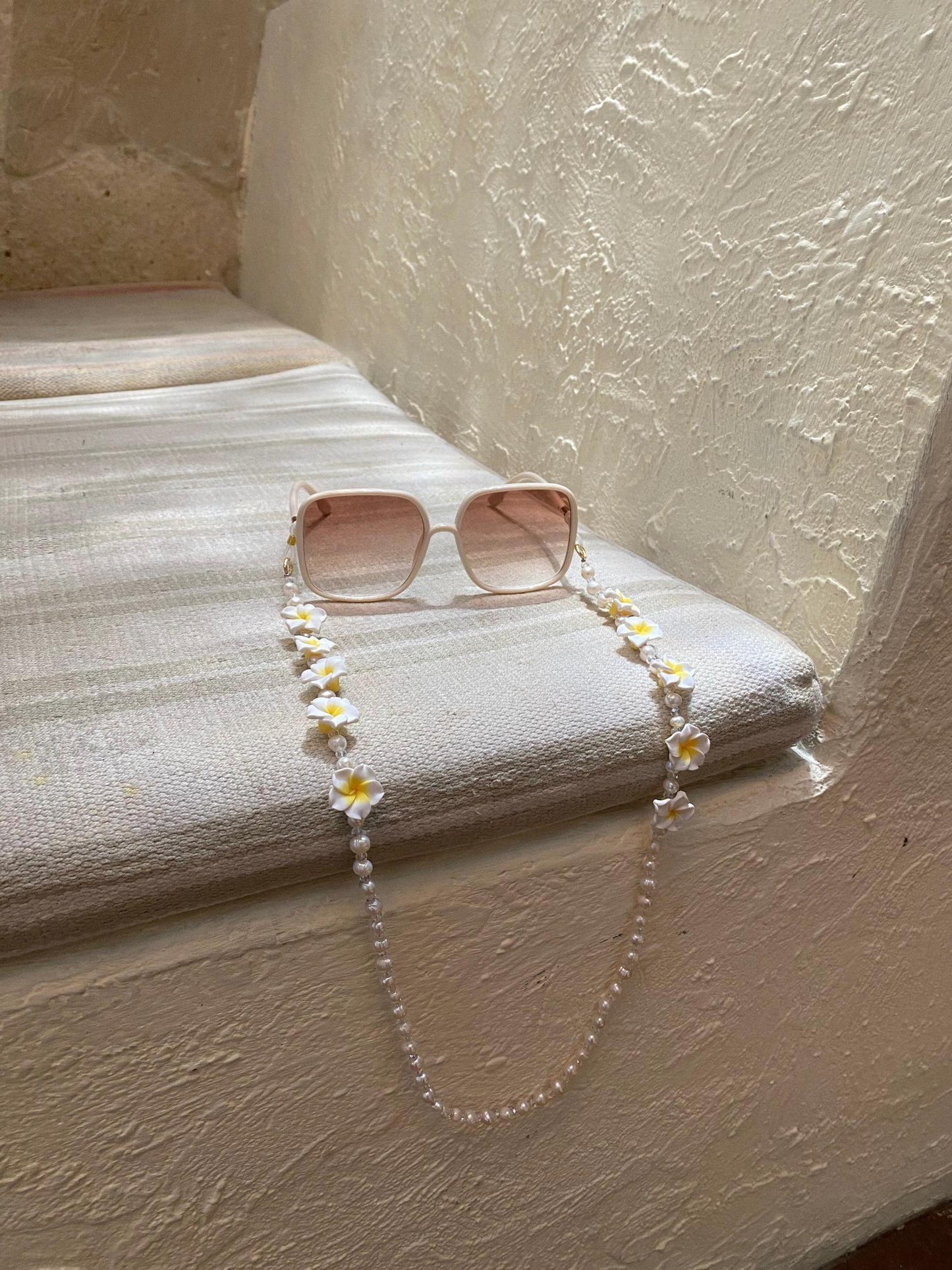 NEW Manor Glasses Chain